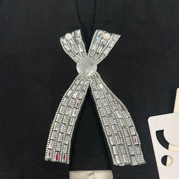 NWT Commense black T-Shirt with Silver Bow jewel Accent - Picture 3 of 4